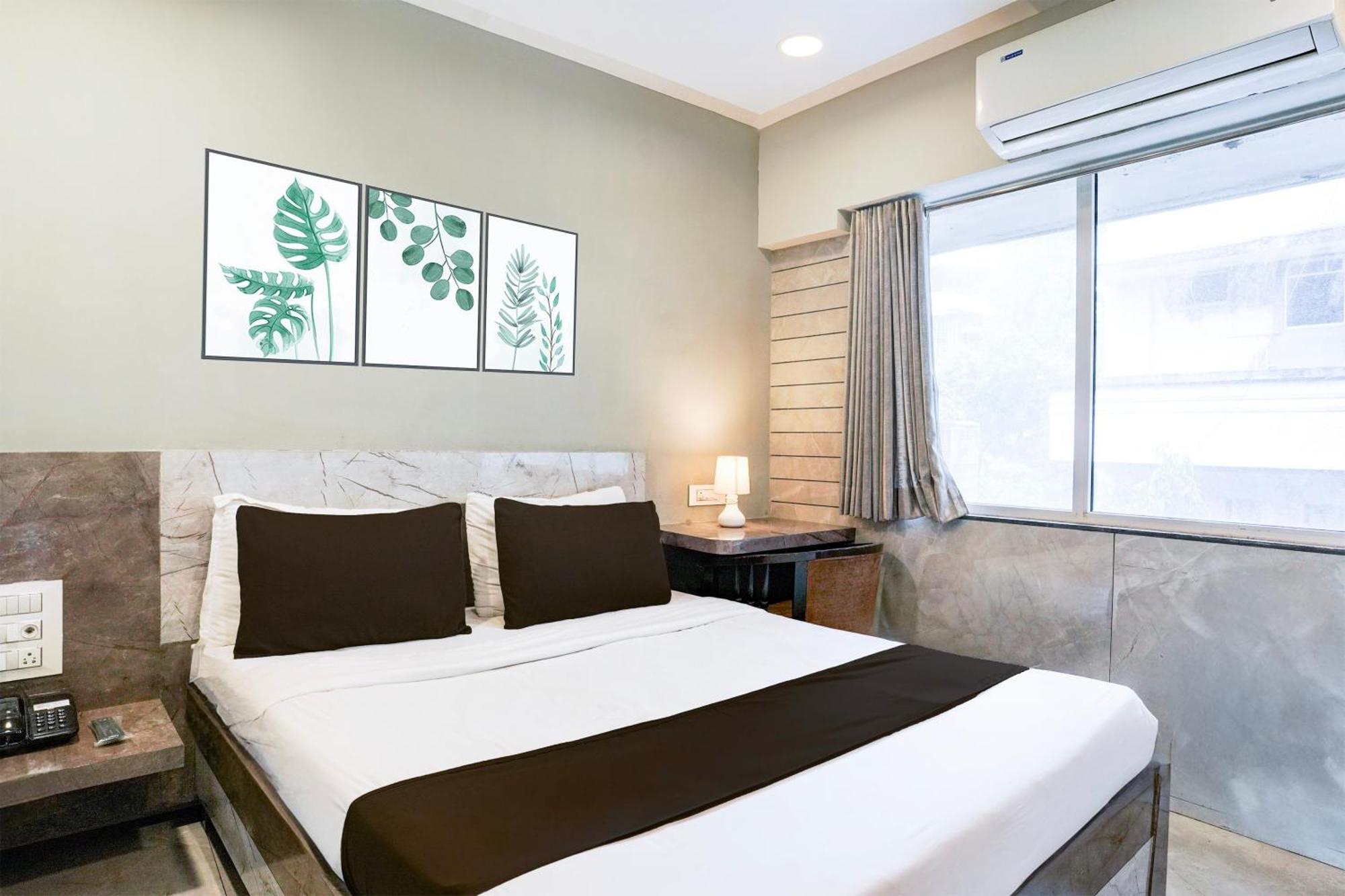 Super Townhouse Oak Vashi Hotel Turambhe Exterior photo